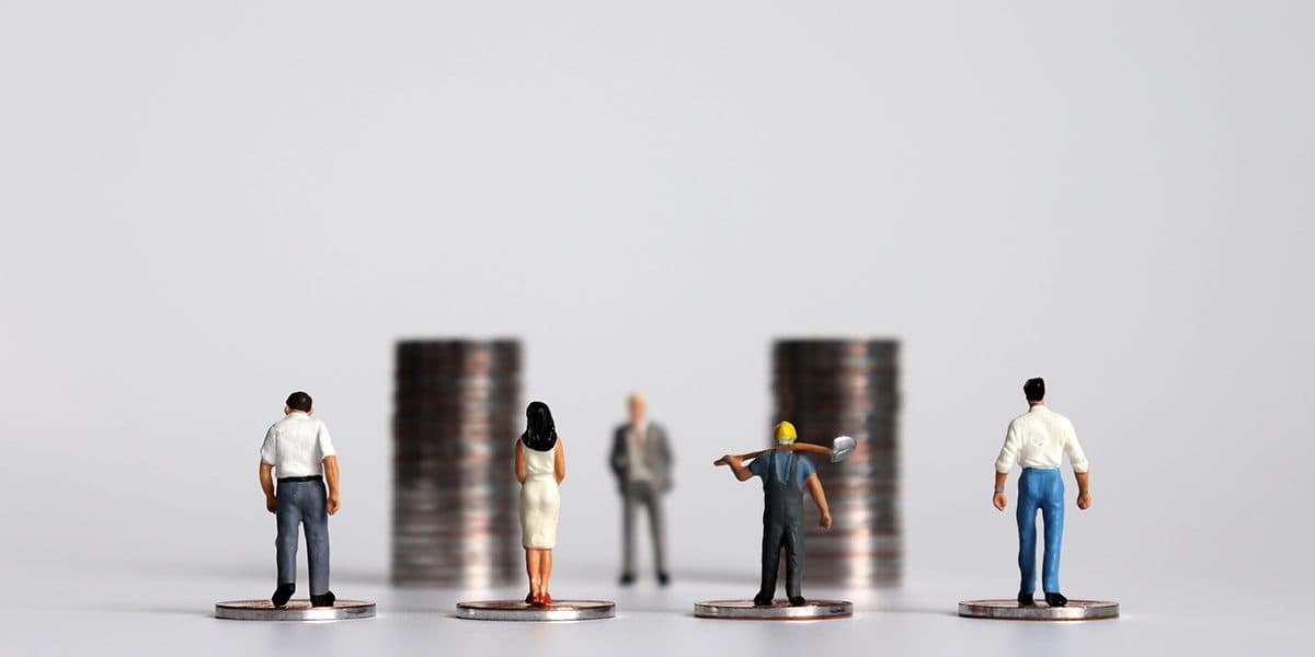 最低賃金額とは? 引き上げに伴う企業の課題・対策、助成金を解説