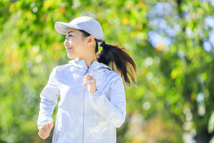 働き方改革に直結!健康経営が重要な理由やメリット、導入ステップを解説します!