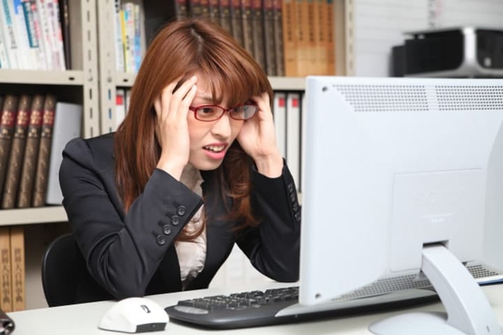 労働条件通知書とは？雇用契約書との違いや発行方法について徹底解説！